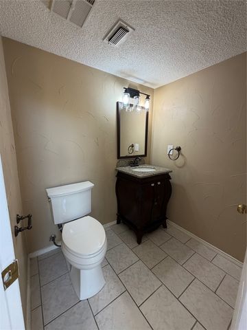 705 Cimarron Trail, Irving, TX 75063