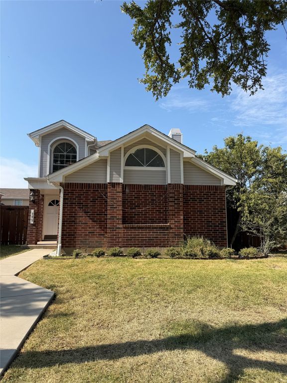705 Cimarron Trail, Irving, TX 75063