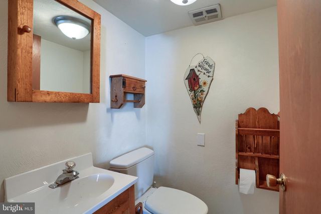 429 RIDGEFORD RD, Dallastown, PA 17313