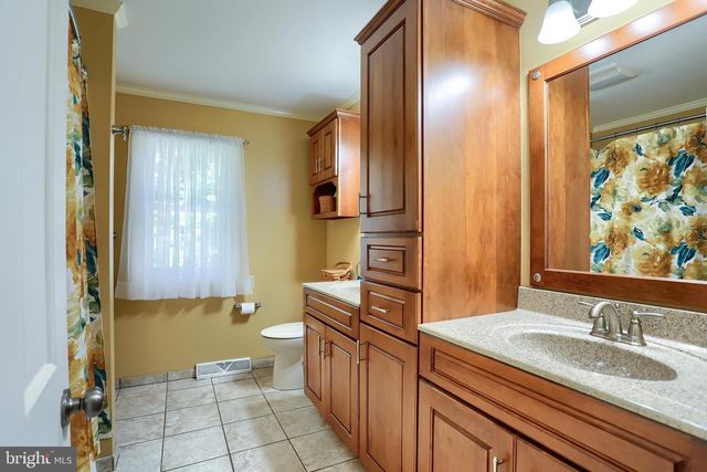 429 RIDGEFORD RD, Dallastown, PA 17313