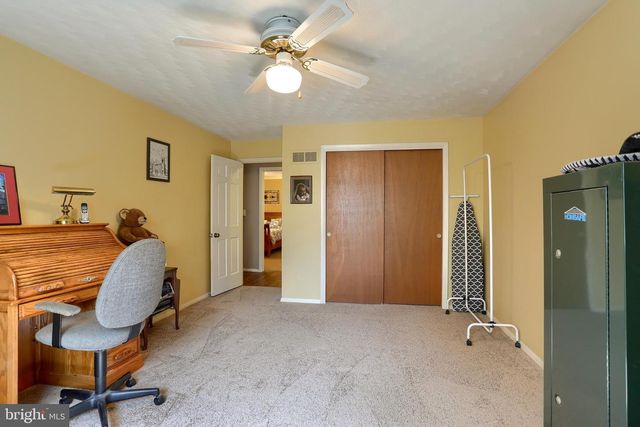 429 RIDGEFORD RD, Dallastown, PA 17313