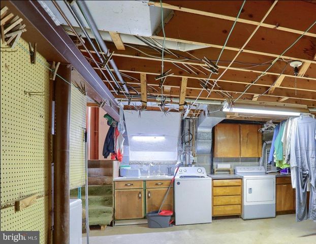 429 RIDGEFORD RD, Dallastown, PA 17313