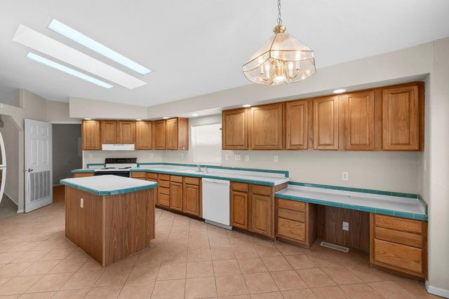 37408 N 20th Street, Phoenix, AZ 85086
