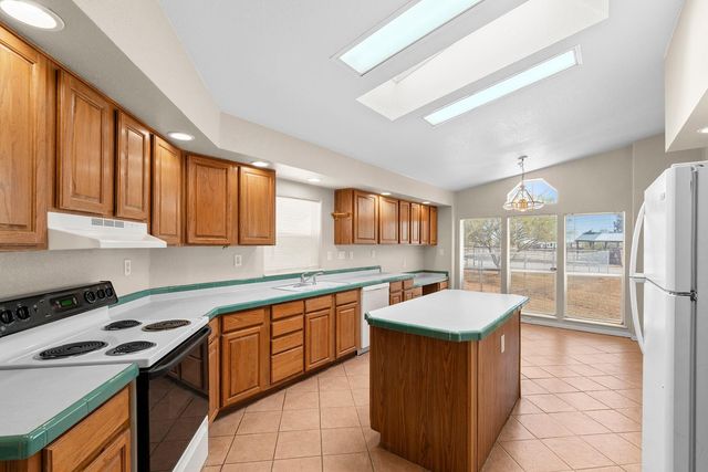 37408 N 20th Street, Phoenix, AZ 85086