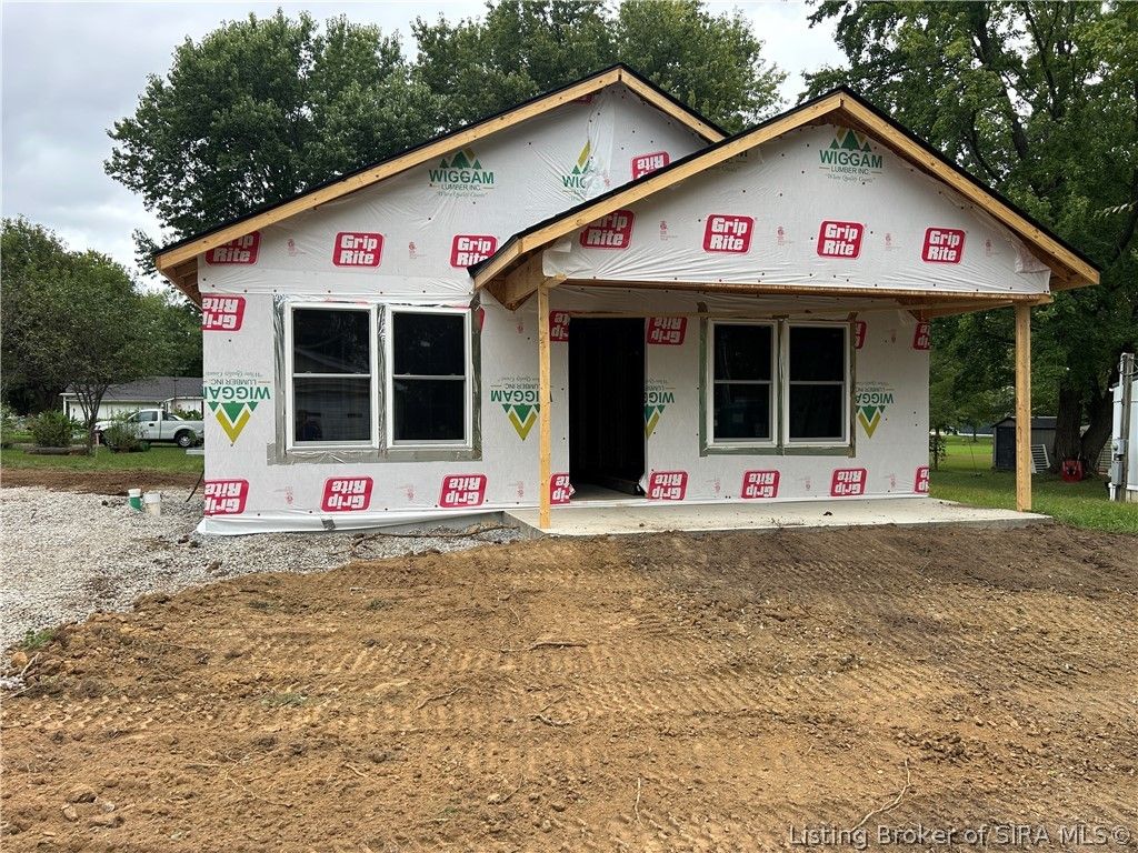172 Third Street, Charlestown, IN 47111