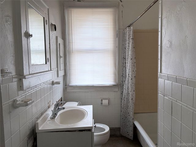 6324 Burlingame Street, Detroit, MI 48204