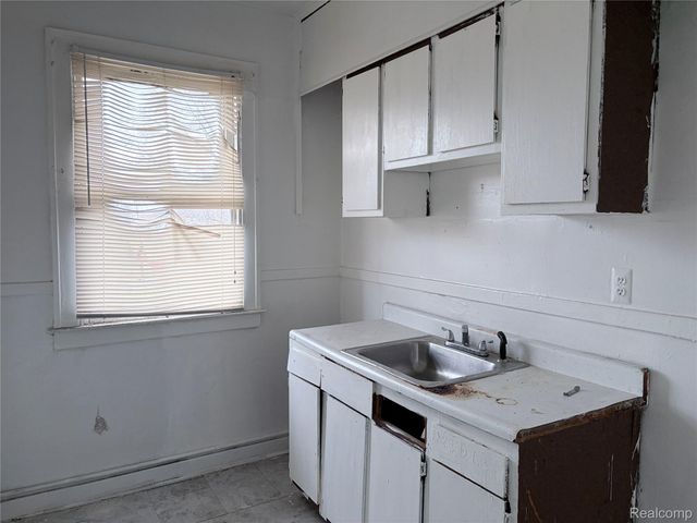 6324 Burlingame Street, Detroit, MI 48204