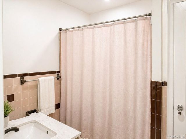 45-17 Auburndale Lane 2, Flushing, NY 11358