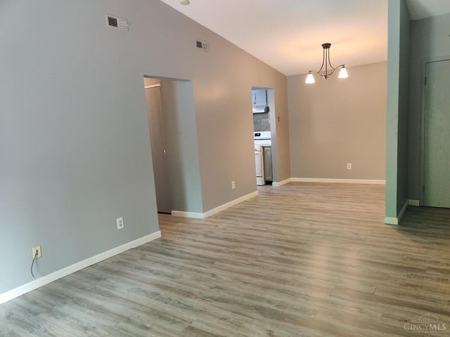 521 W Martin Luther King Drive, Cincinnati, OH 45220