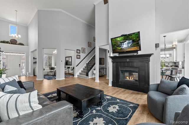 29169 Hemingway Drive, Novi, MI 48377