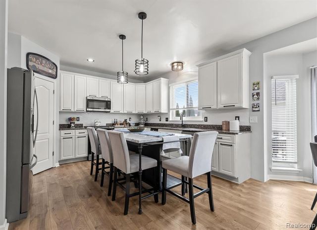 29169 Hemingway Drive, Novi, MI 48377