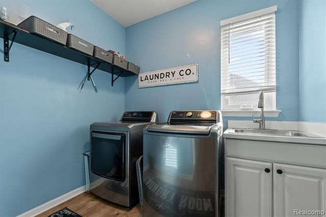 29169 Hemingway Drive, Novi, MI 48377