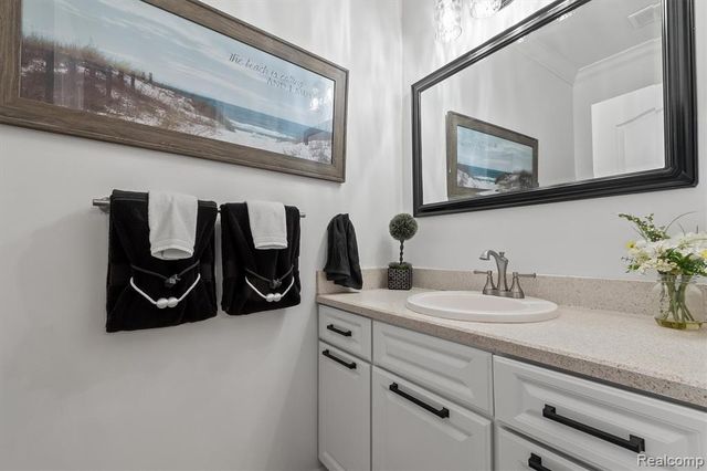 29169 Hemingway Drive, Novi, MI 48377