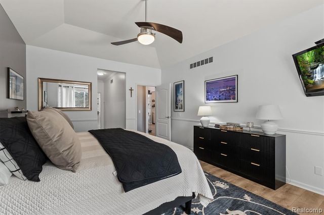 29169 Hemingway Drive, Novi, MI 48377