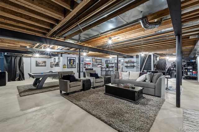 29169 Hemingway Drive, Novi, MI 48377