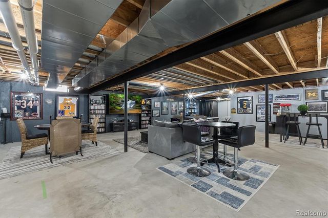 29169 Hemingway Drive, Novi, MI 48377