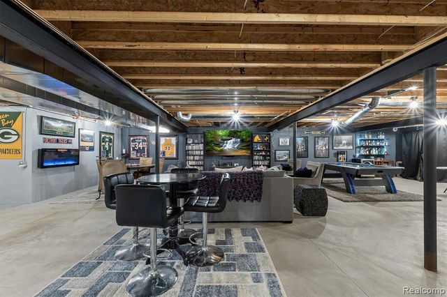 29169 Hemingway Drive, Novi, MI 48377