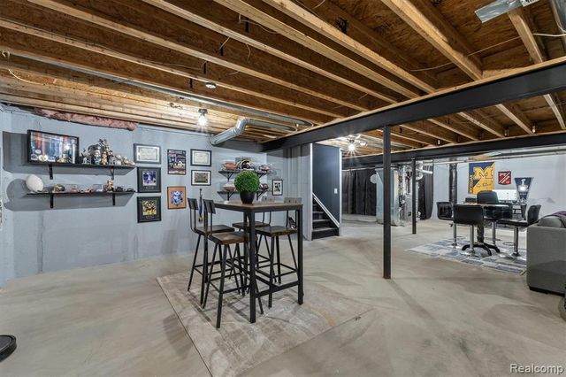 29169 Hemingway Drive, Novi, MI 48377