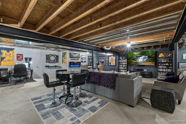 29169 Hemingway Drive, Novi, MI 48377