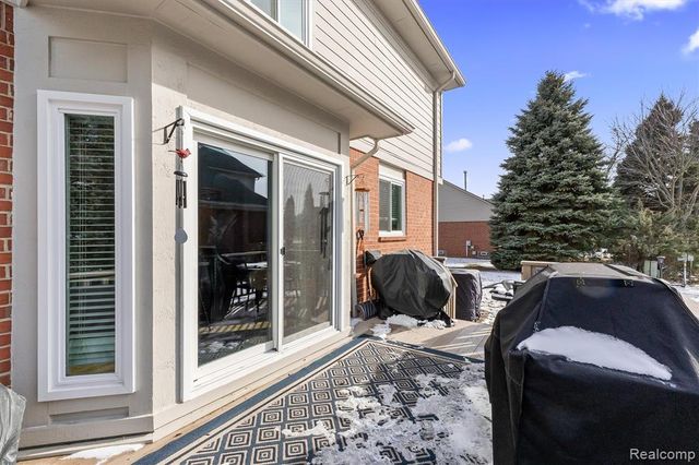 29169 Hemingway Drive, Novi, MI 48377