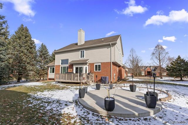 29169 Hemingway Drive, Novi, MI 48377