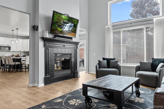 29169 Hemingway Drive, Novi, MI 48377