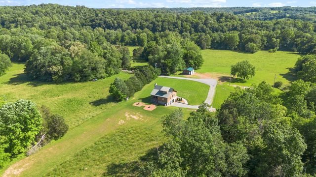 2890 Ellis Ln, Palmyra, TN 37142