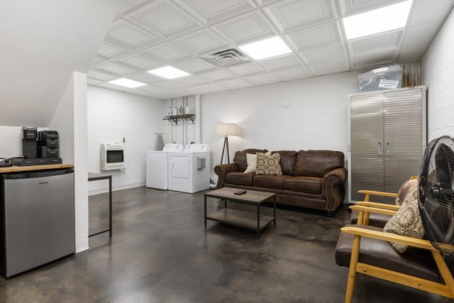 2890 Ellis Ln, Palmyra, TN 37142