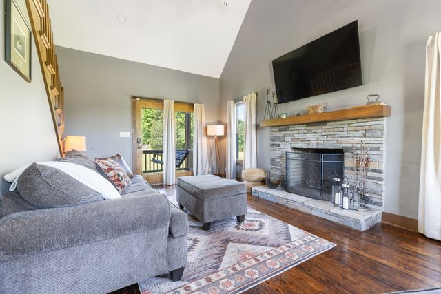 2890 Ellis Ln, Palmyra, TN 37142