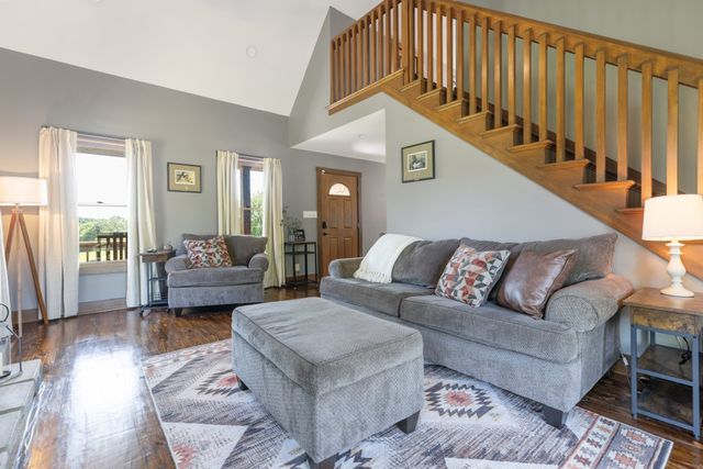 2890 Ellis Ln, Palmyra, TN 37142