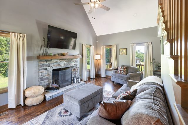 2890 Ellis Ln, Palmyra, TN 37142