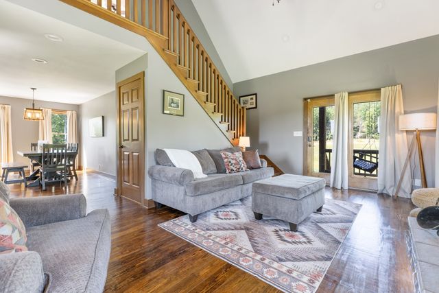 2890 Ellis Ln, Palmyra, TN 37142