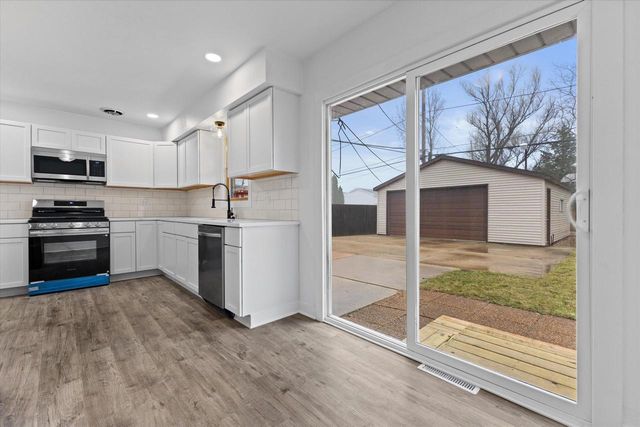 9317 Carol Ann DRIVE, Sturtevant, WI 53177