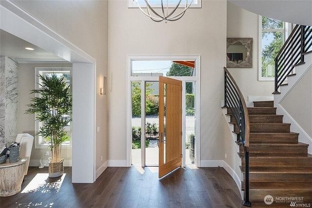 10207 NE 21st Place, Bellevue, WA 98004