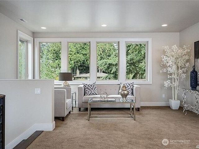 10207 NE 21st Place, Bellevue, WA 98004