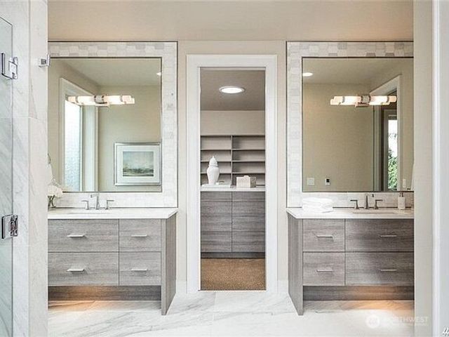 10207 NE 21st Place, Bellevue, WA 98004