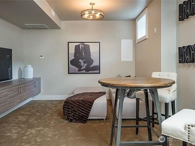 10207 NE 21st Place, Bellevue, WA 98004