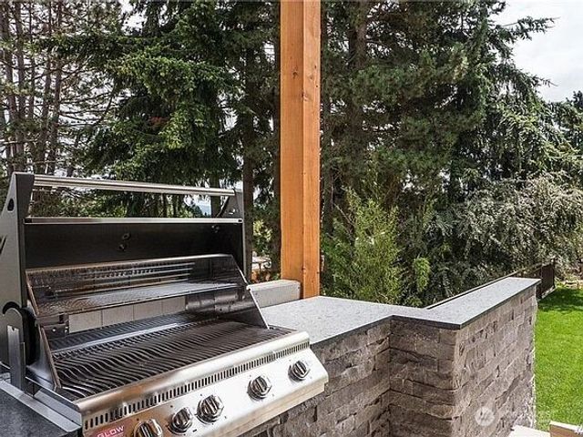 10207 NE 21st Place, Bellevue, WA 98004
