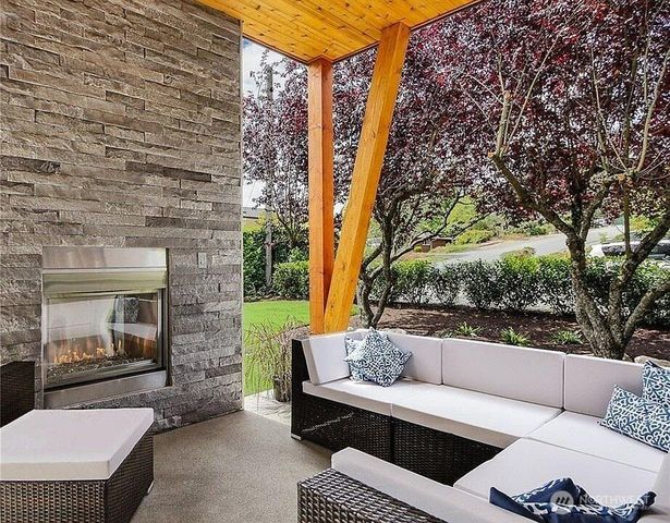 10207 NE 21st Place, Bellevue, WA 98004