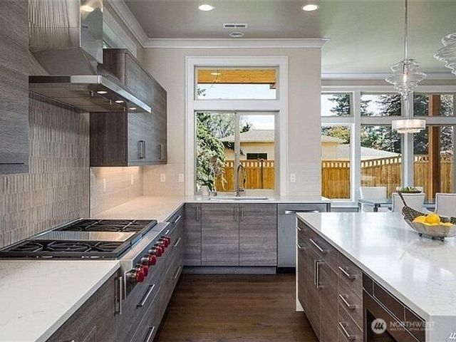 10207 NE 21st Place, Bellevue, WA 98004