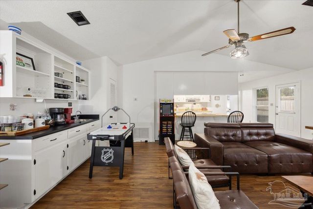 7072 Lake Joanne Dr, Pensacola, FL 32506