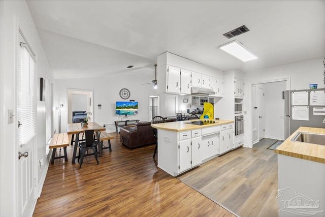 7072 Lake Joanne Dr, Pensacola, FL 32506