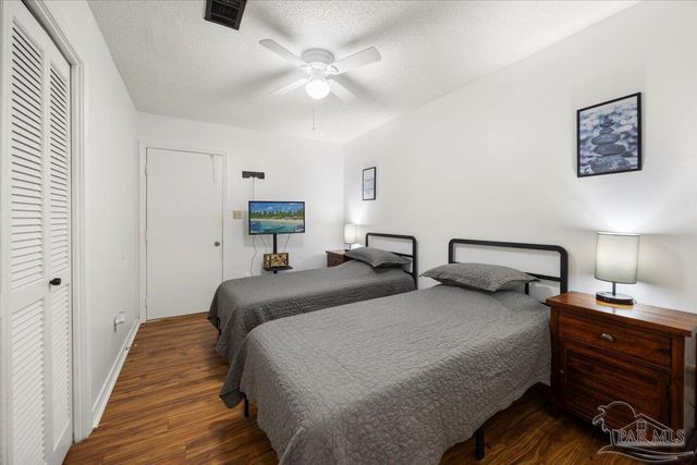 7072 Lake Joanne Dr, Pensacola, FL 32506