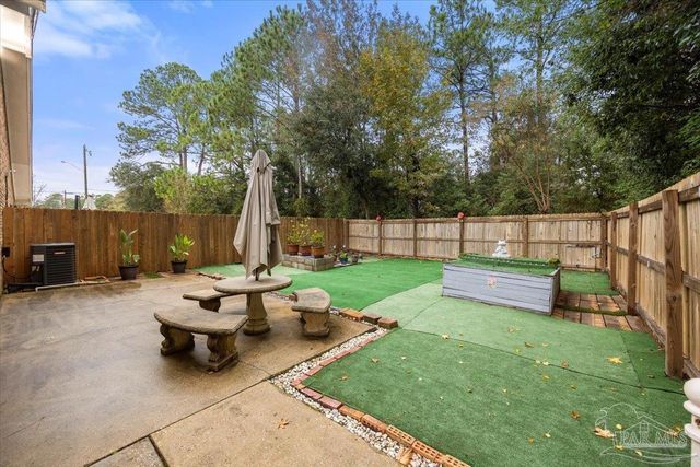 7072 Lake Joanne Dr, Pensacola, FL 32506