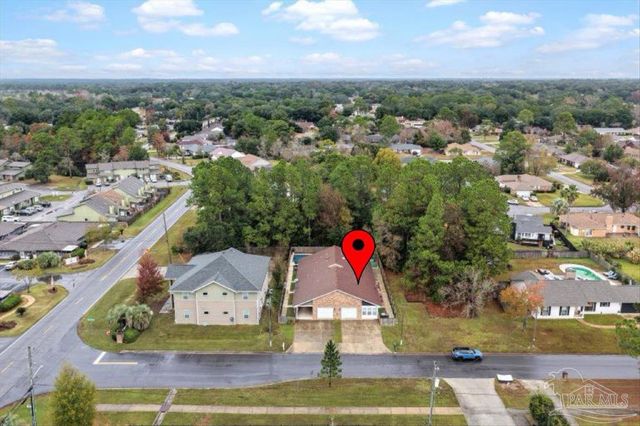 7072 Lake Joanne Dr, Pensacola, FL 32506