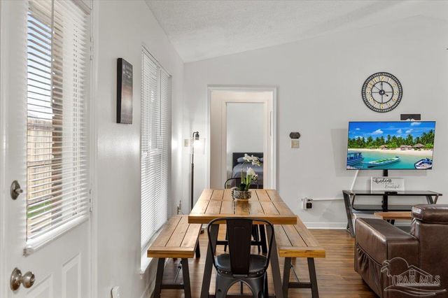 7072 Lake Joanne Dr, Pensacola, FL 32506