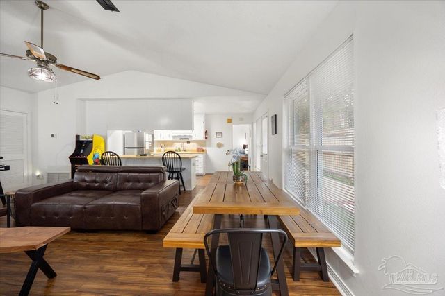 7072 Lake Joanne Dr, Pensacola, FL 32506