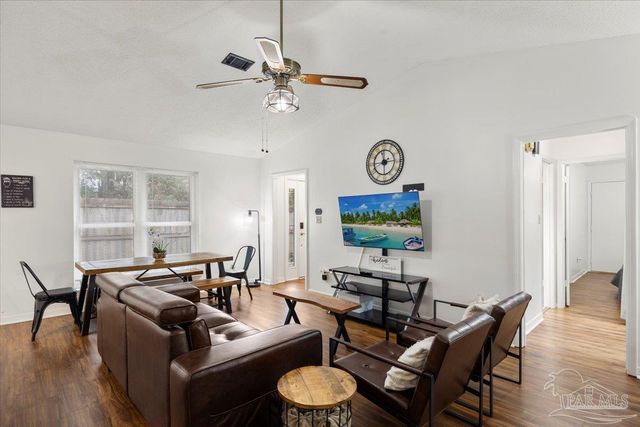 7072 Lake Joanne Dr, Pensacola, FL 32506