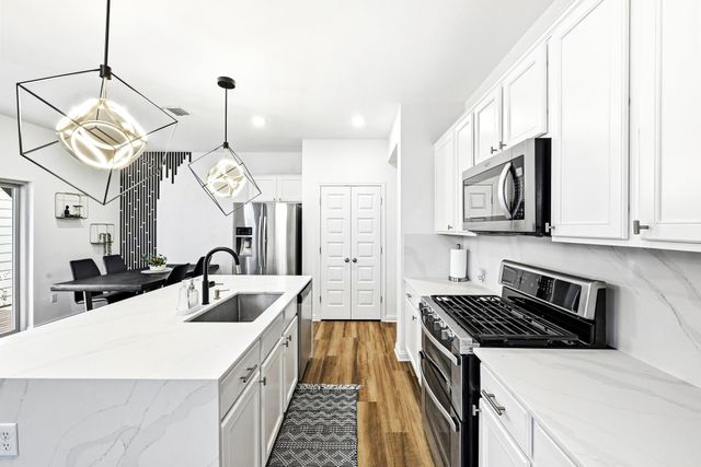 8009 Mellencamp DR 212, Austin, TX 78744