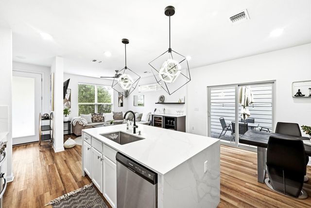 8009 Mellencamp DR 212, Austin, TX 78744